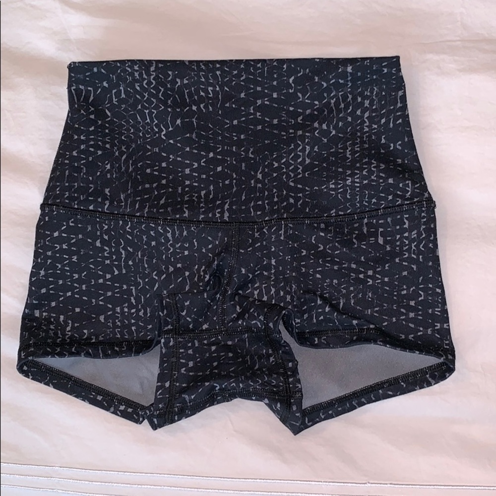 Lululemon 2.5” Inseam Short